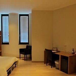 Deluxe Studio